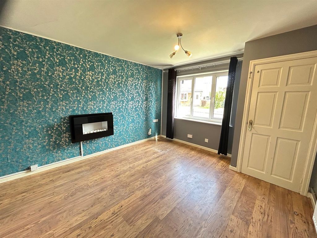 Property photo 2 of 9 11.Jpg