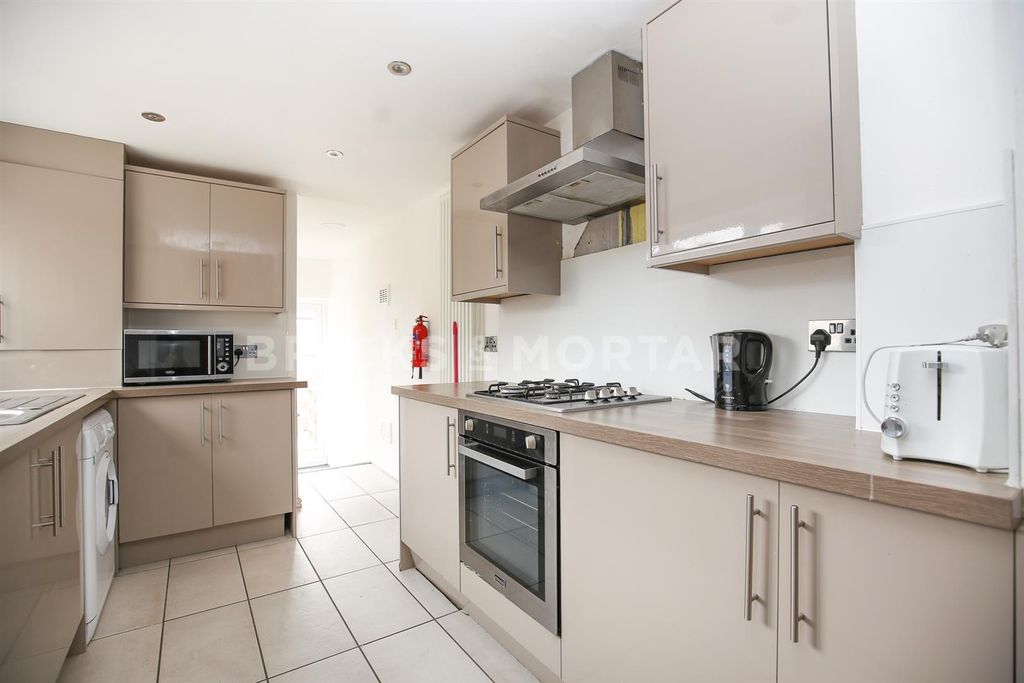 Property photo 2 of 14 Ecbacwnk-Hziilvp8D1H-Vtk6Ru.Jpg