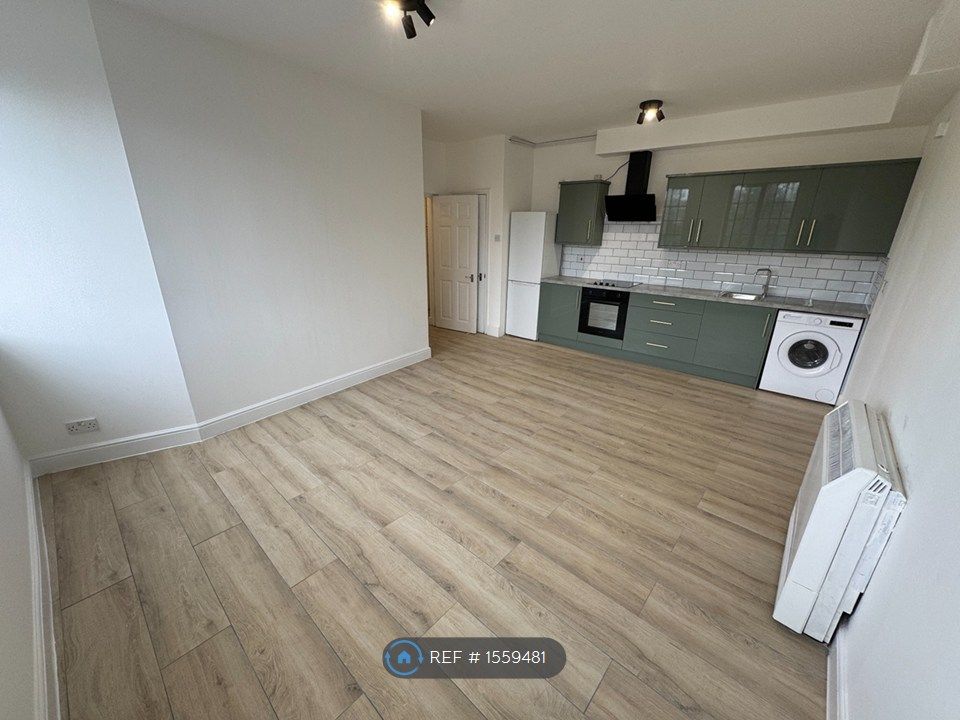 Property photo 1 of 9 Kitchen/Dining