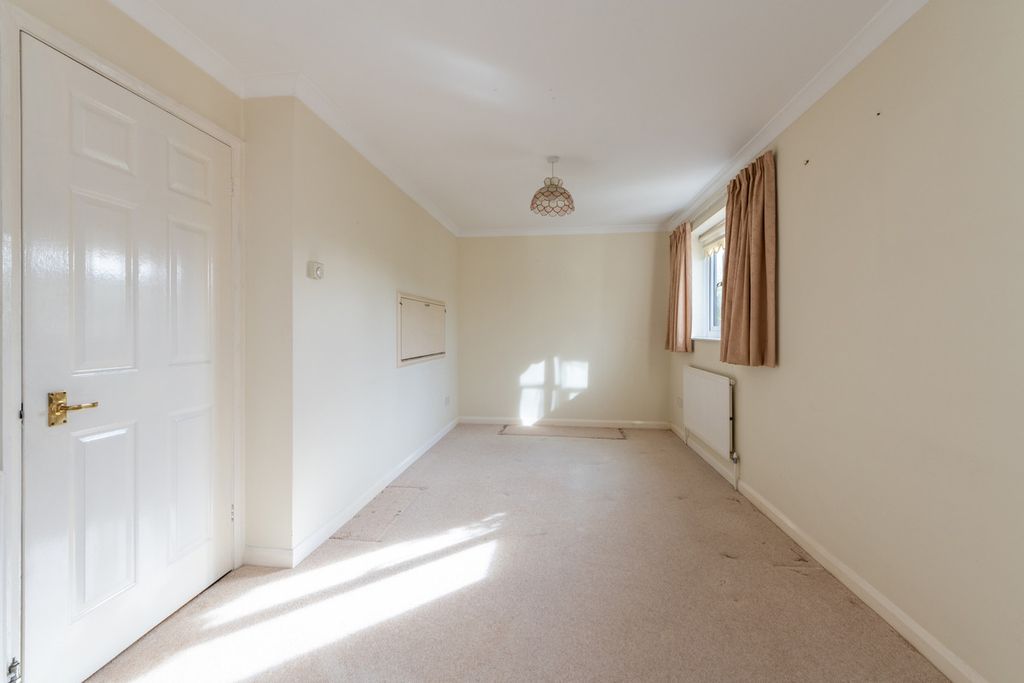 Property photo 2 of 19