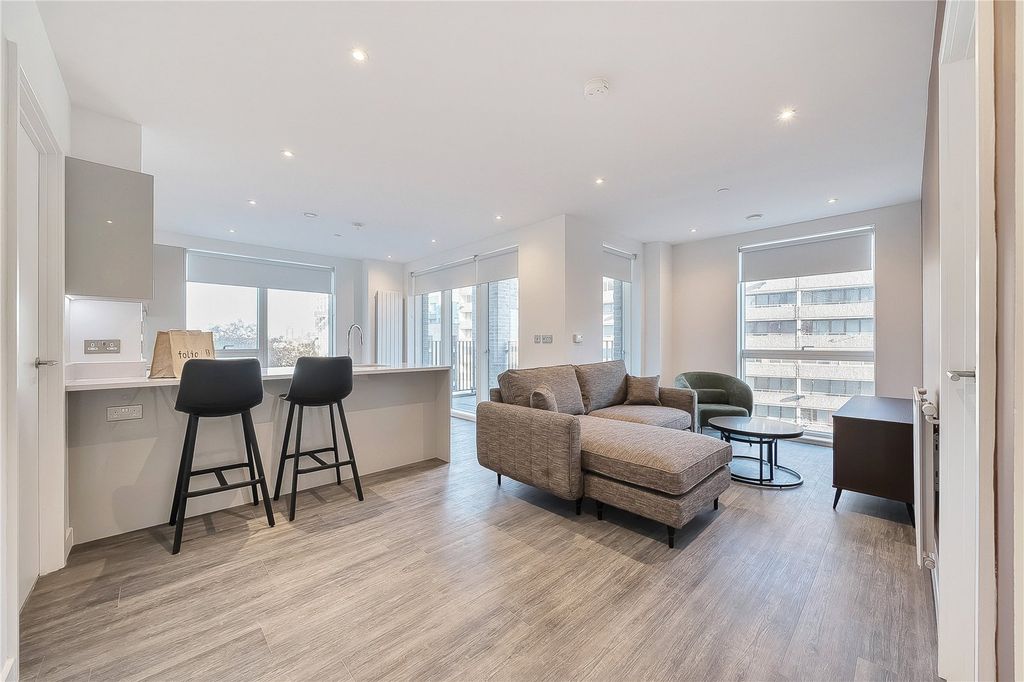 Property photo 1 of 17 Picture No. 32