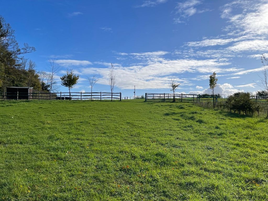 Property photo 2 of 13