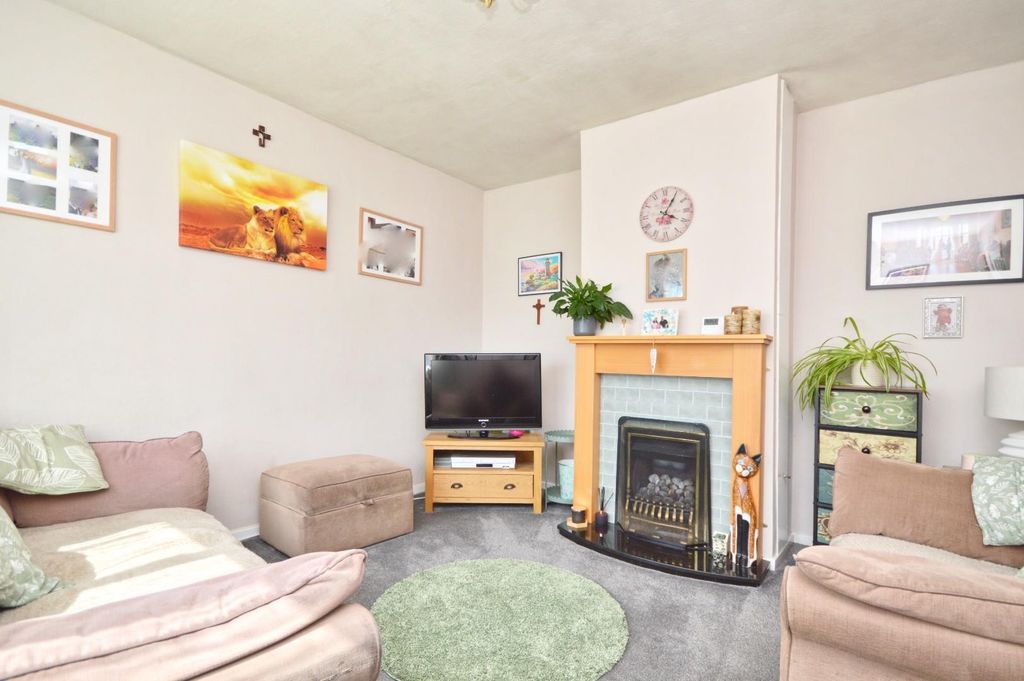 Property photo 3 of 16