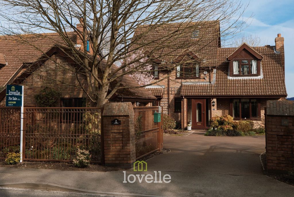 Property photo 1 of 59