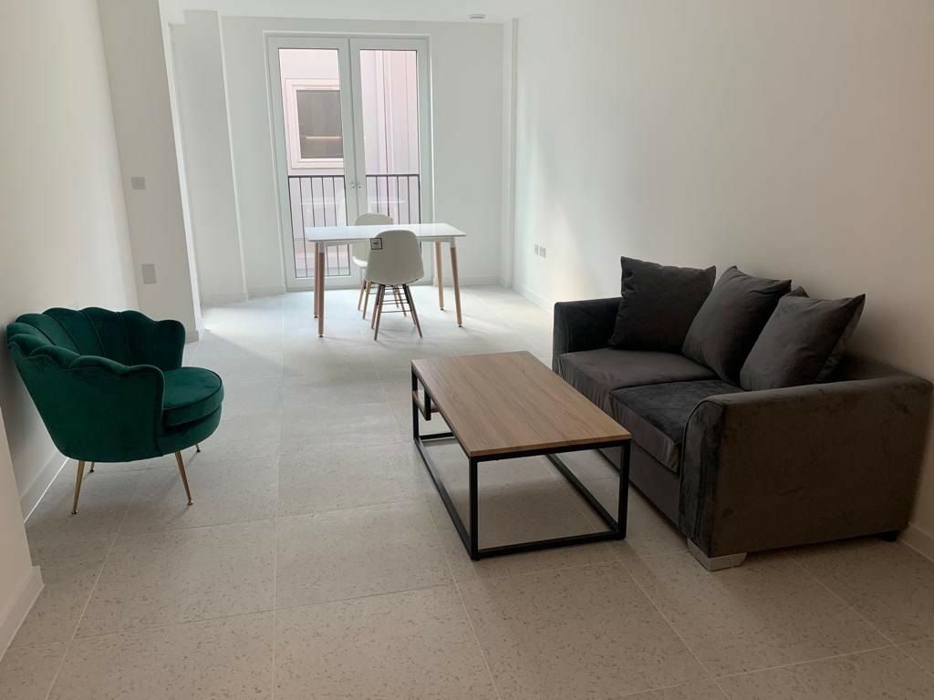 Property photo 1 of 11 Lounge