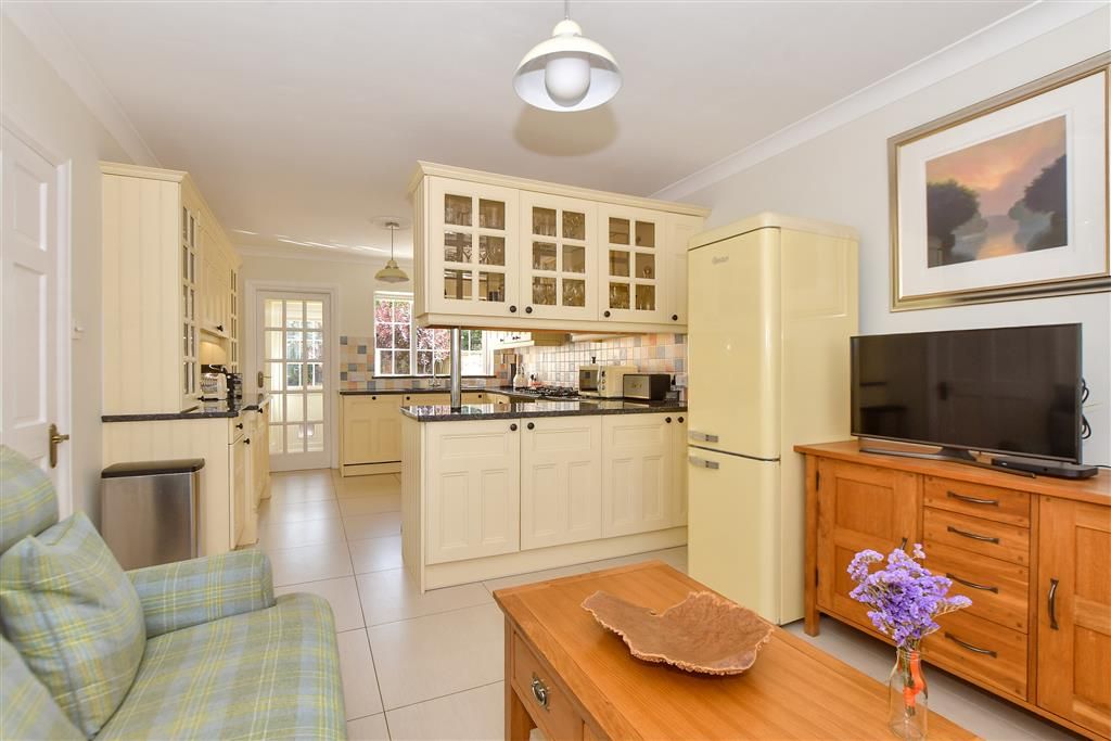 Property photo 1 of 17 Kitchen/Breakfast Room