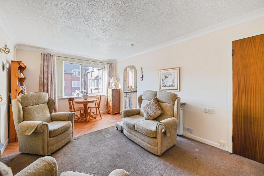 Property photo 2 of 17
