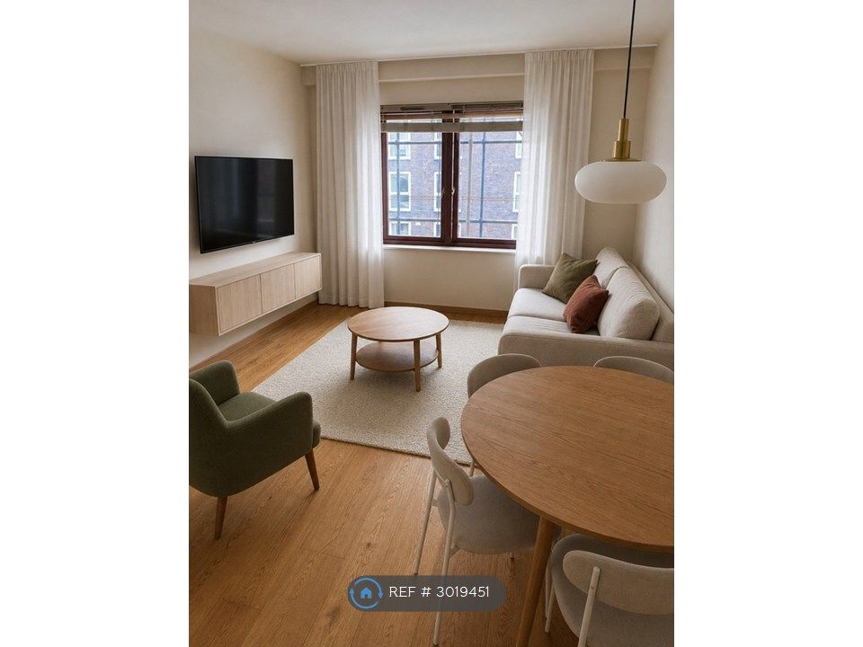 Property photo 2 of 10 Living Room