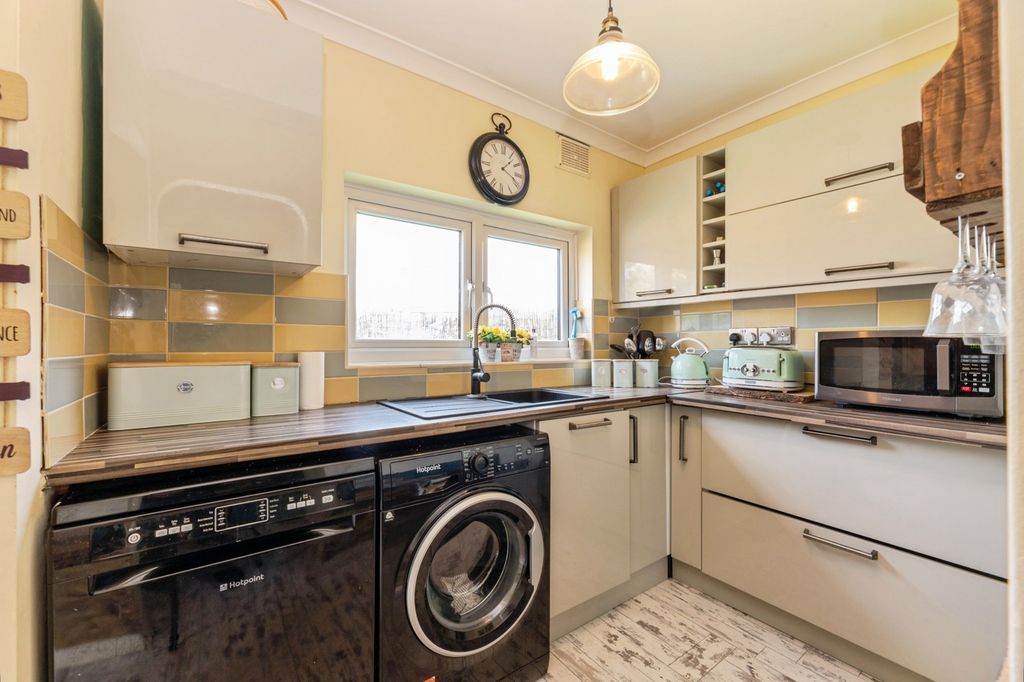 Property photo 2 of 13 Kitchen