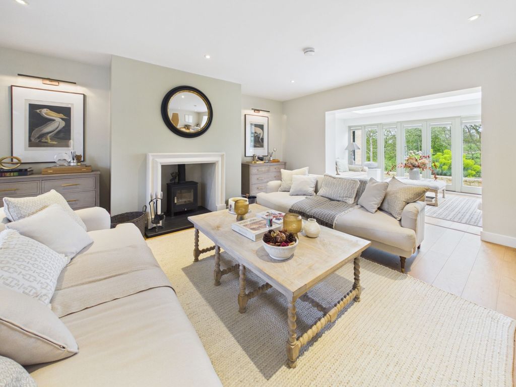 Property photo 2 of 23