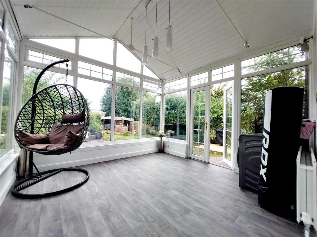 Property photo 3 of 18 Garden Room