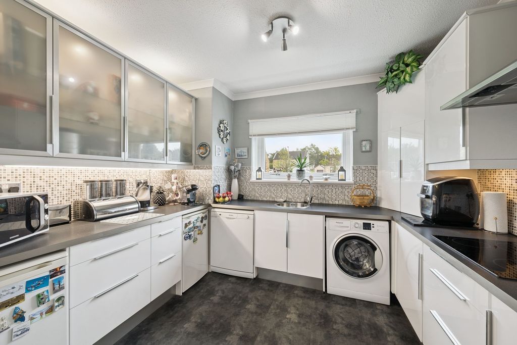Property photo 2 of 15 Kitchen