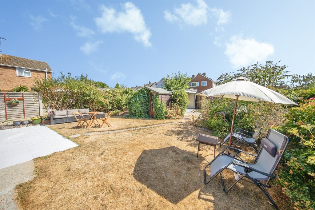 Property photo 2 of 20