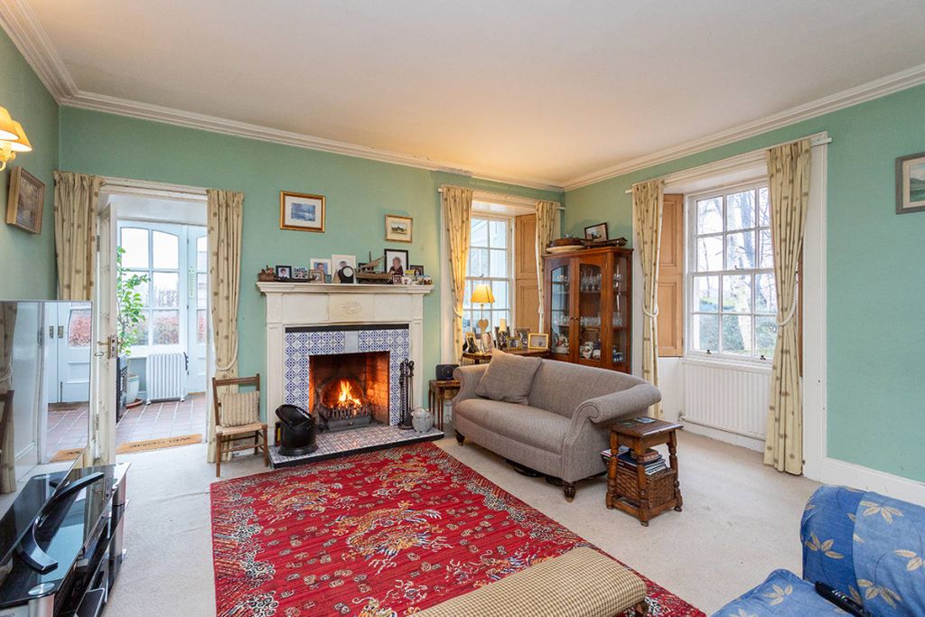 Property photo 2 of 30