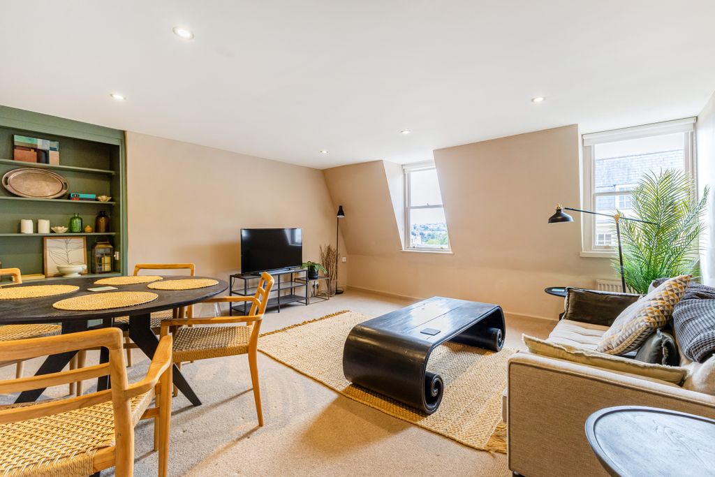 Property photo 3 of 11 Sitting Room
