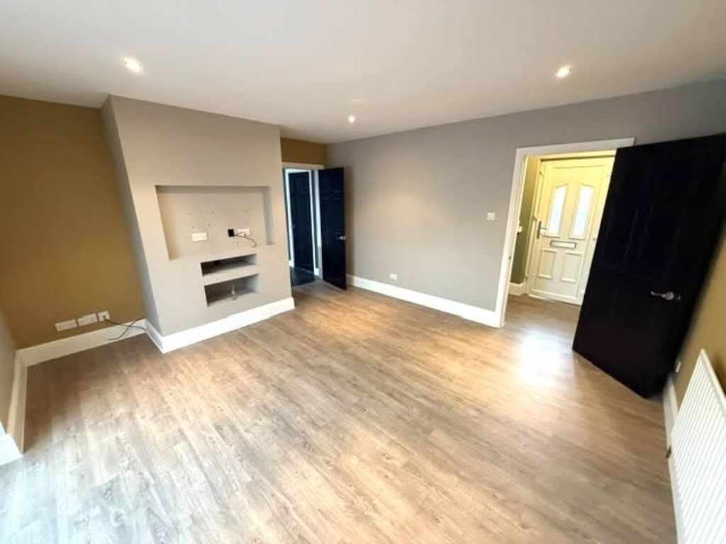 Property photo 1 of 26 73838E54-2888-41F5-Aa4F-23935E909A49