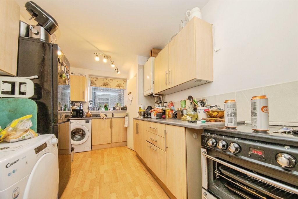 Property photo 3 of 9