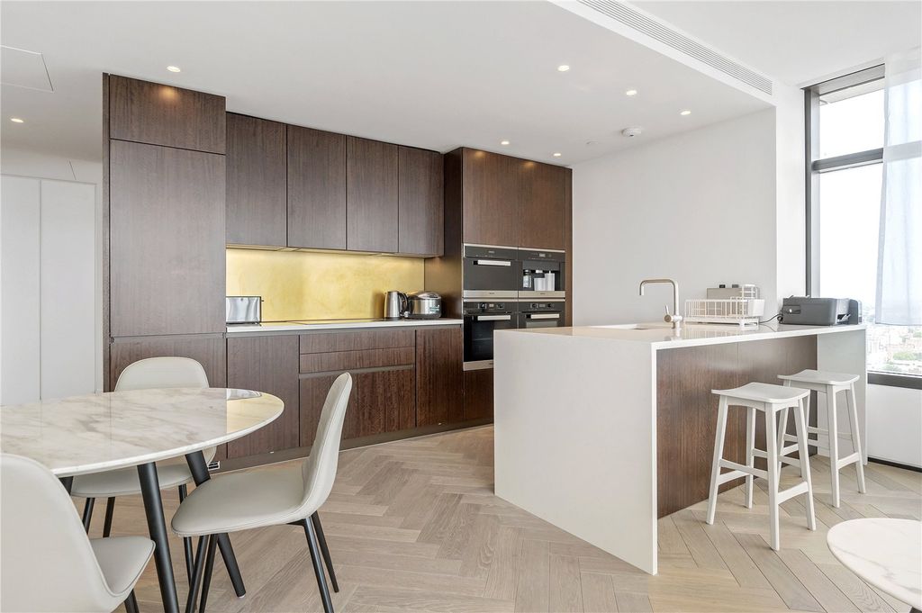 Property photo 2 of 17 Reception/ Kitchen