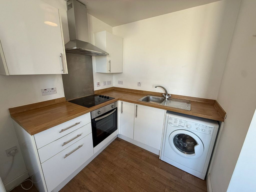 Property photo 3 of 9 Picture No. 21