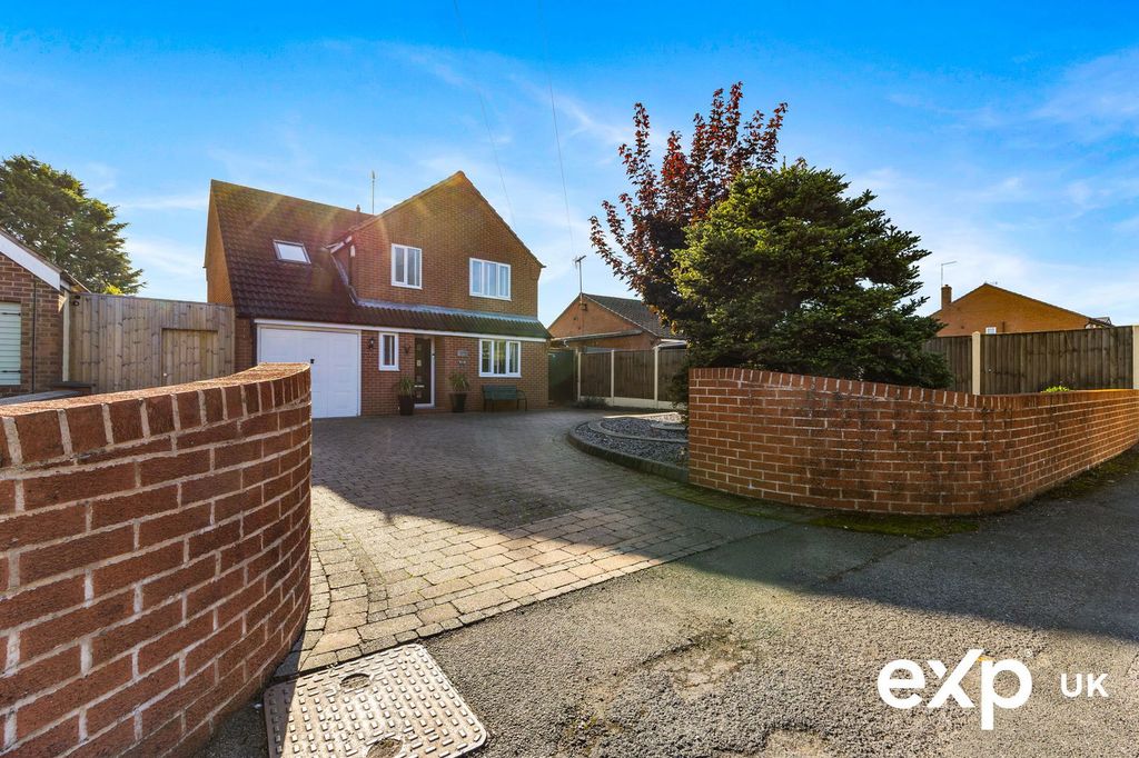 Property photo 1 of 41