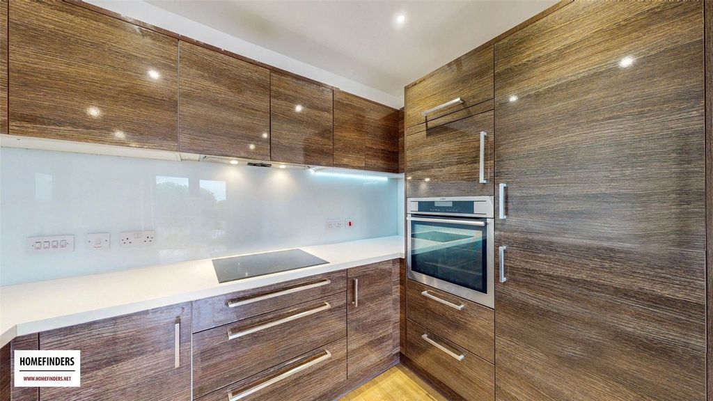 Property photo 3 of 15 Picture 3