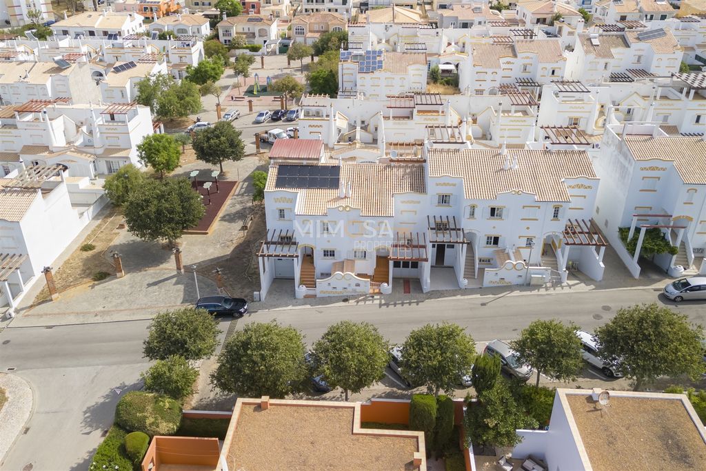 Property photo 2 of 33