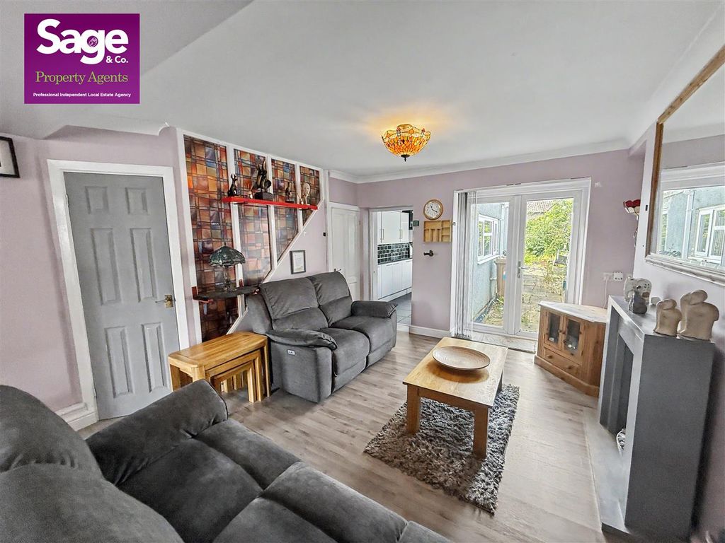 Property photo 3 of 15