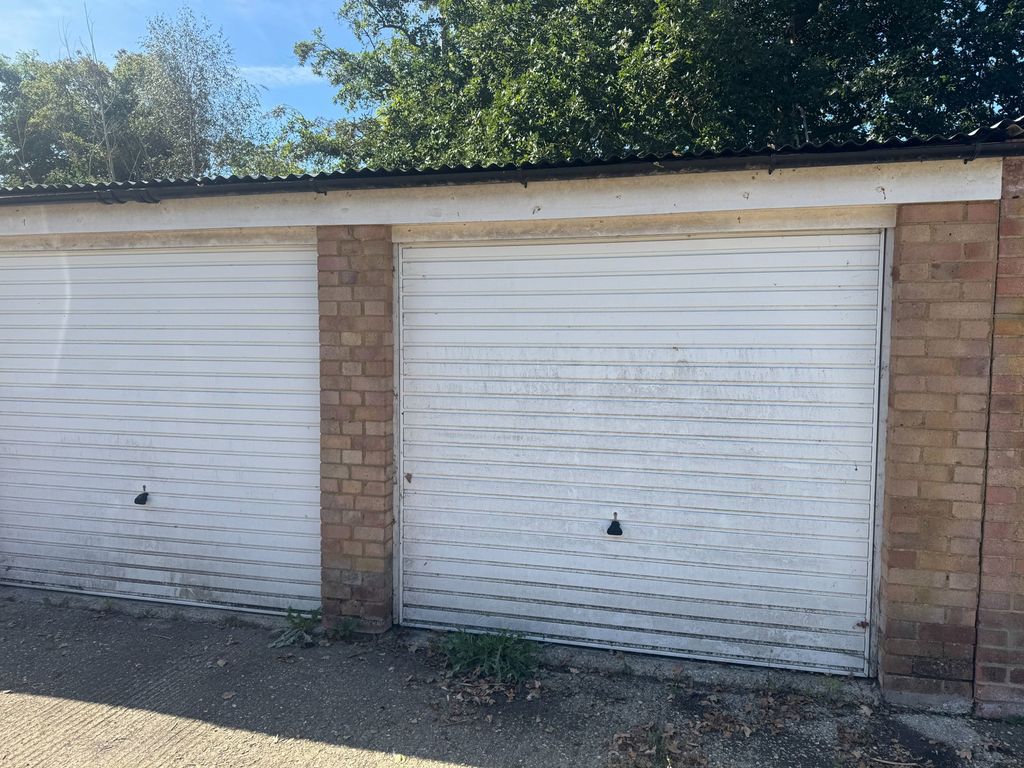 Property photo 1 of 2
