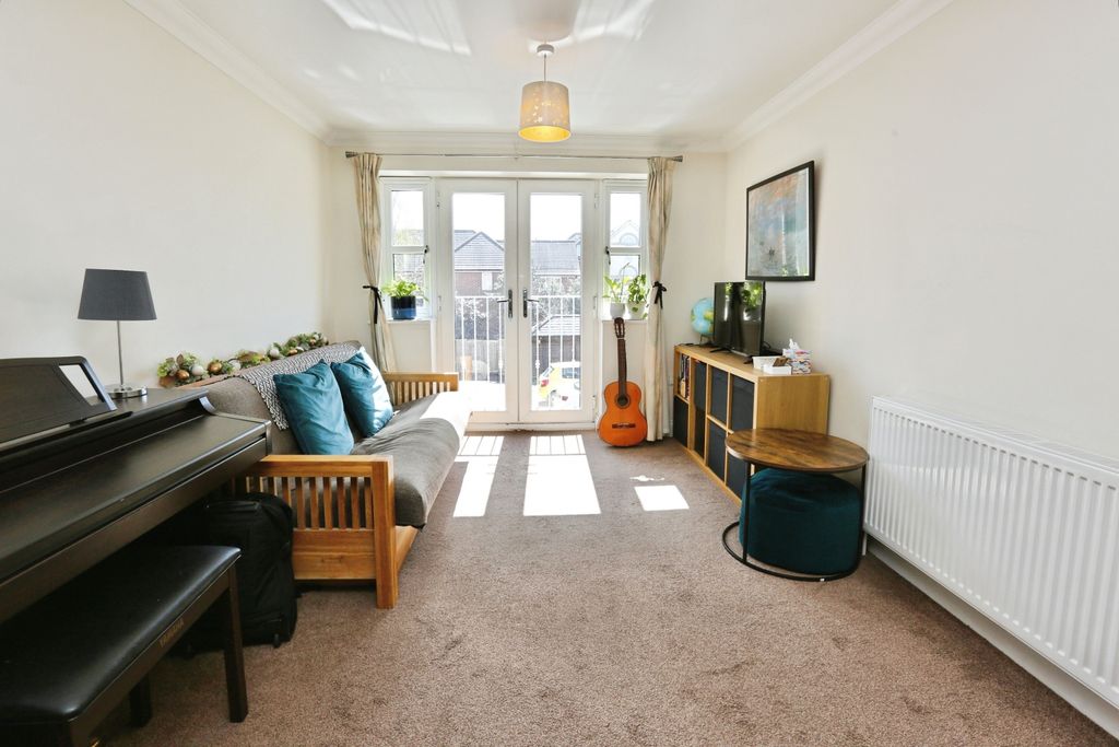 Property photo 2 of 8