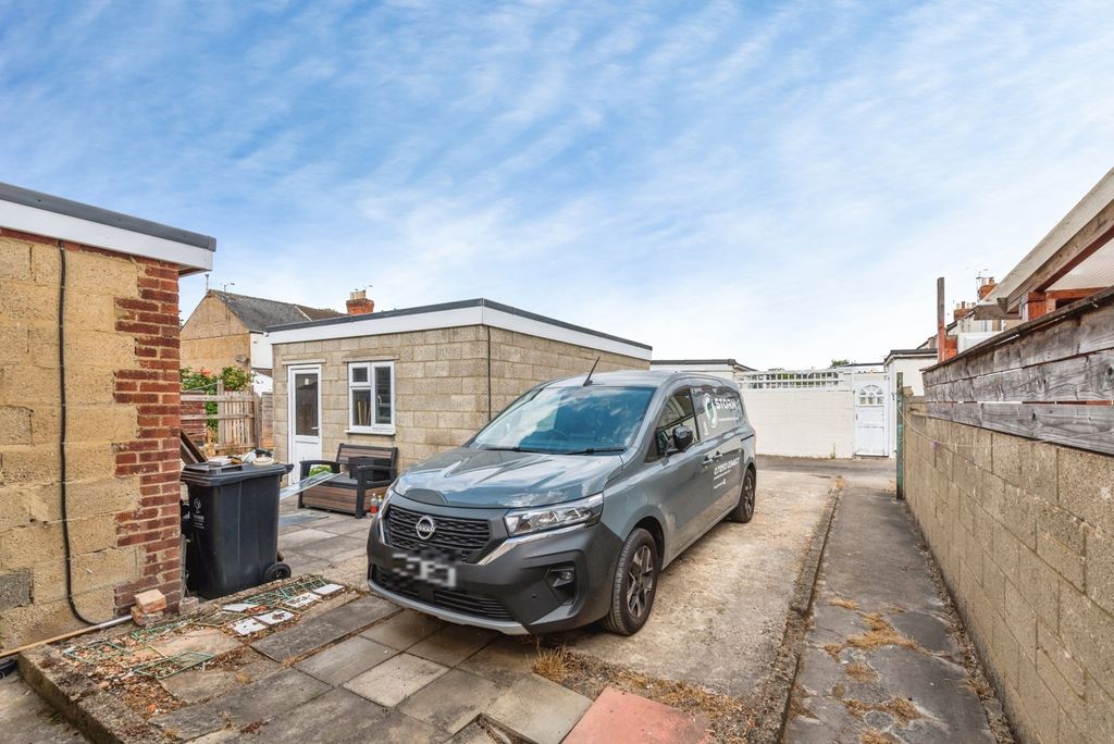 Property photo 2 of 15 Pbox-Img.Jpg