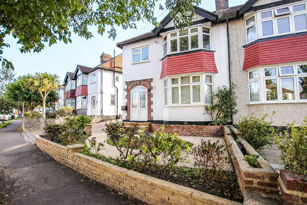 Property photo 2 of 28