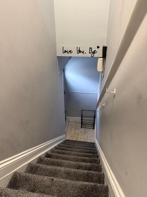 Property photo 2 of 9 Hall.Jpg