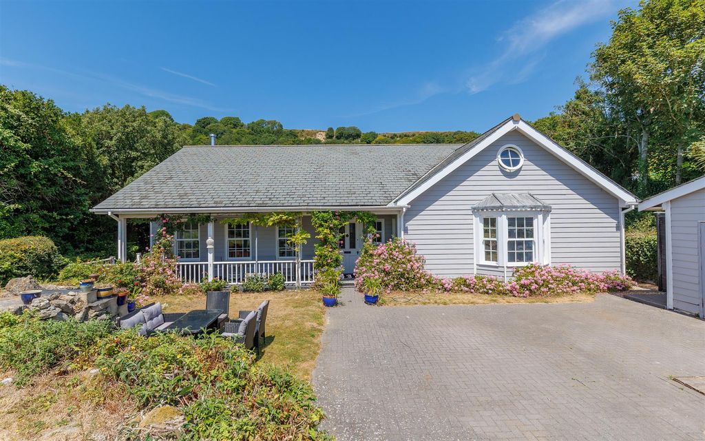 Property photo 1 of 42 Tidewater Cottage