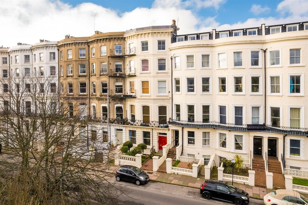 Property photo 1 of 26 Flat 4, 22 Vernon Terrace-1.Jpg