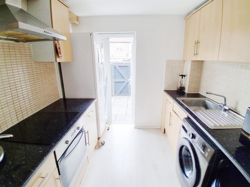Property photo 3 of 14 6