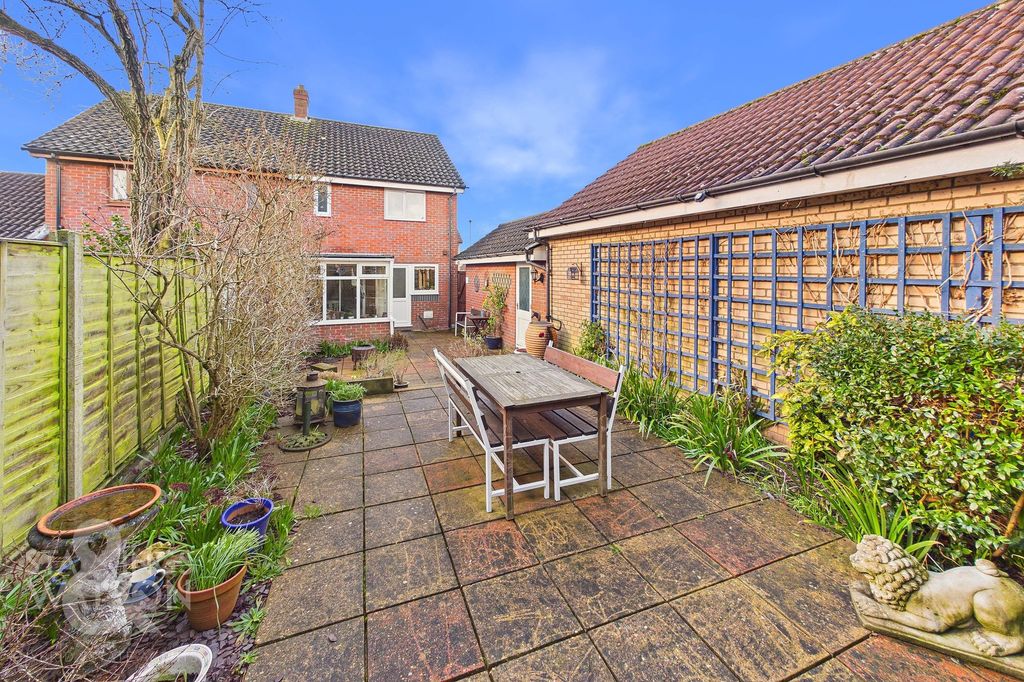 Property photo 3 of 18