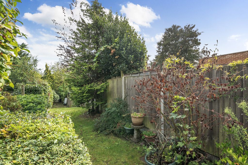 Property photo 2 of 12 Garden