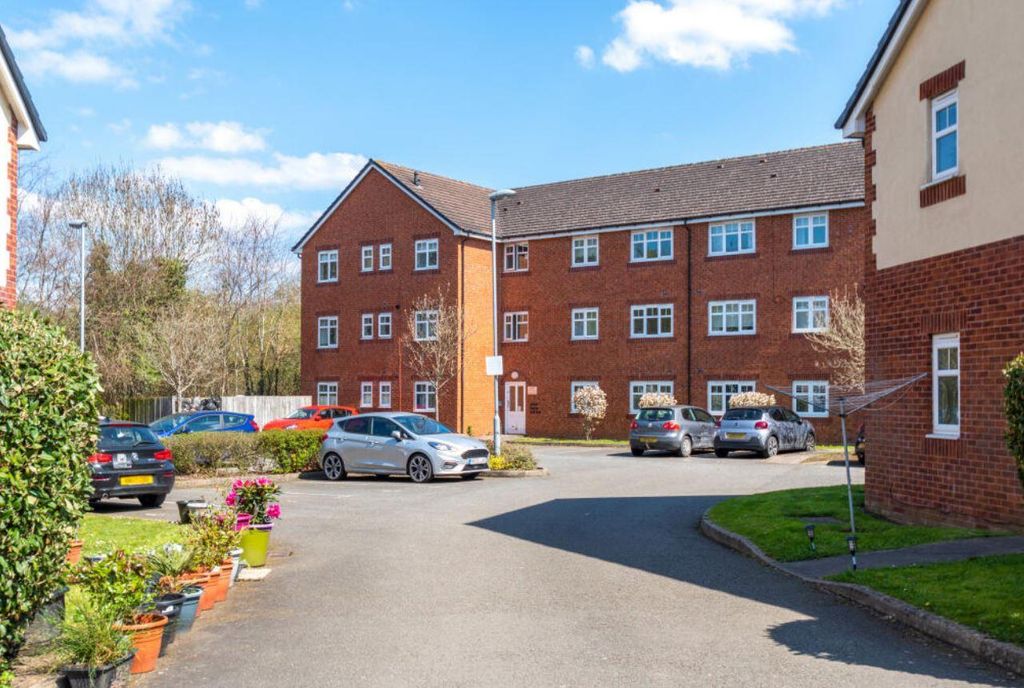 Property photo 3 of 18 17 Bell Court - Front 2.Jpg