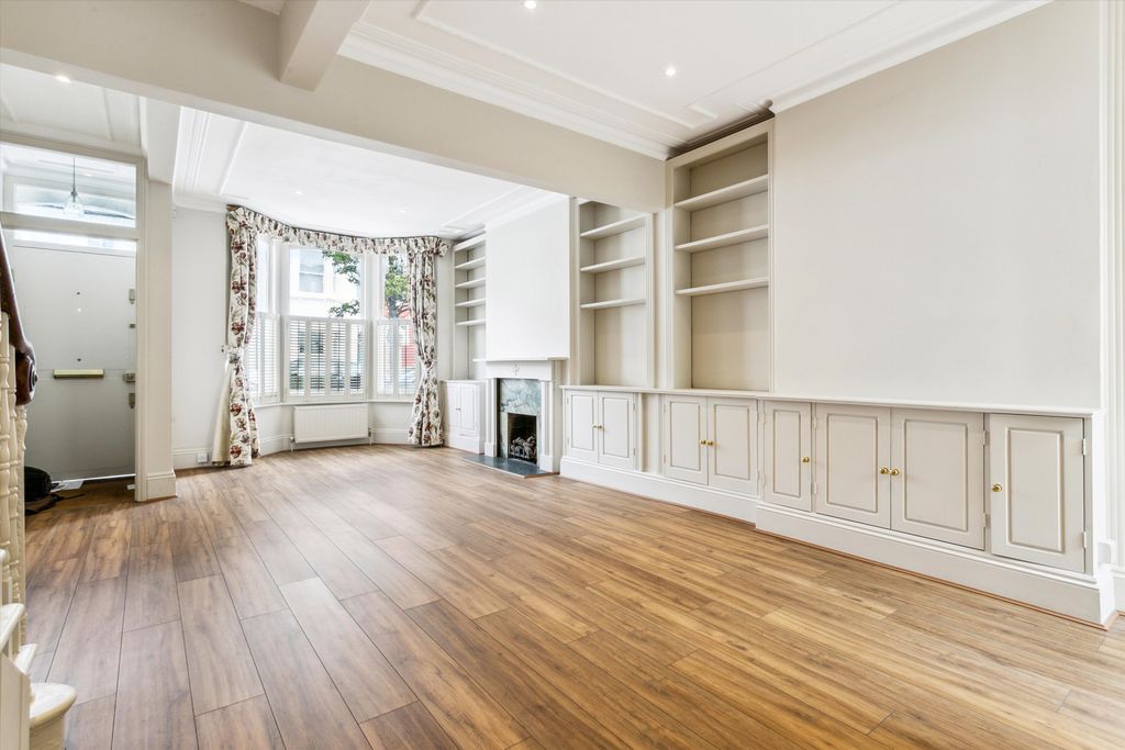 Property photo 2 of 16 Image