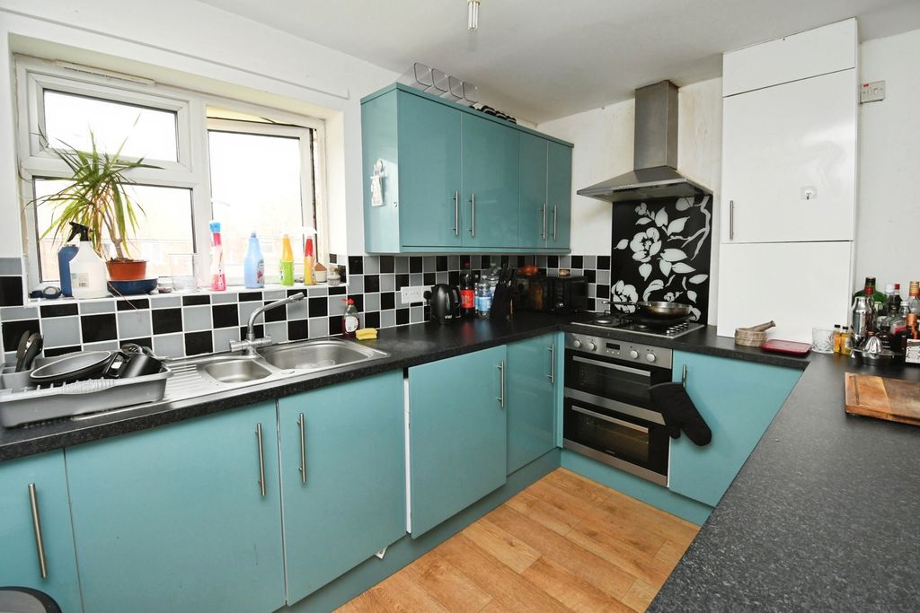 Property photo 2 of 14 Photo