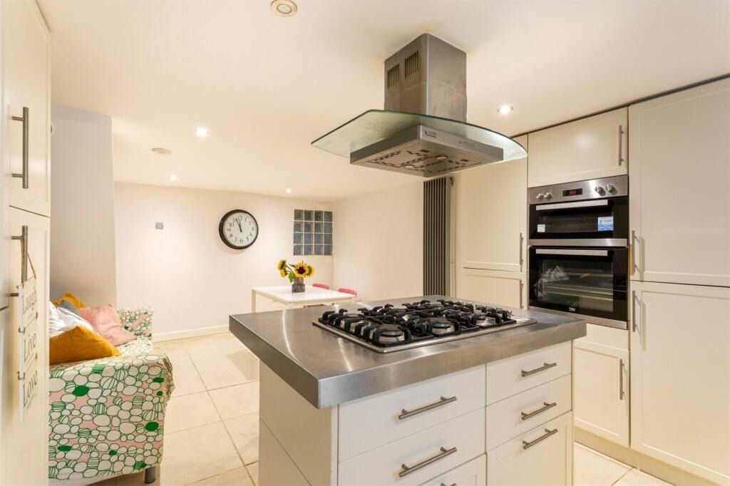 Property photo 3 of 19 4534005