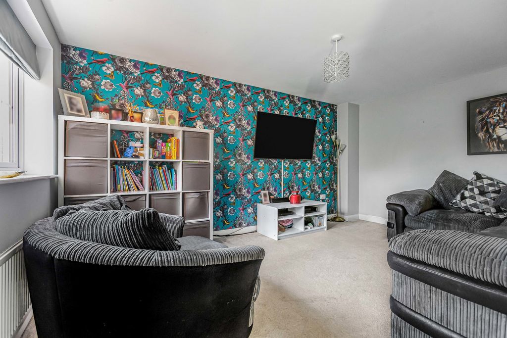 Property photo 2 of 16 Sitting Room