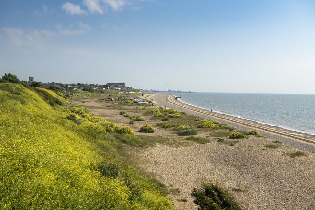 Property photo 2 of 15 2022 Suffolk Pakefield Beach (1)