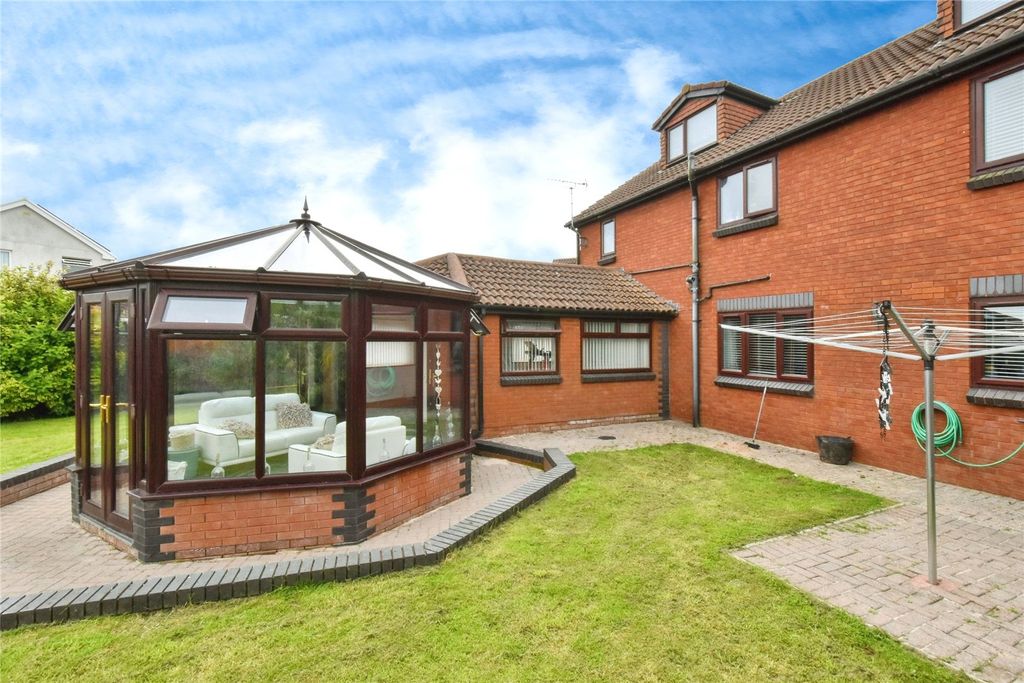 Property photo 3 of 34 Picture No. 27