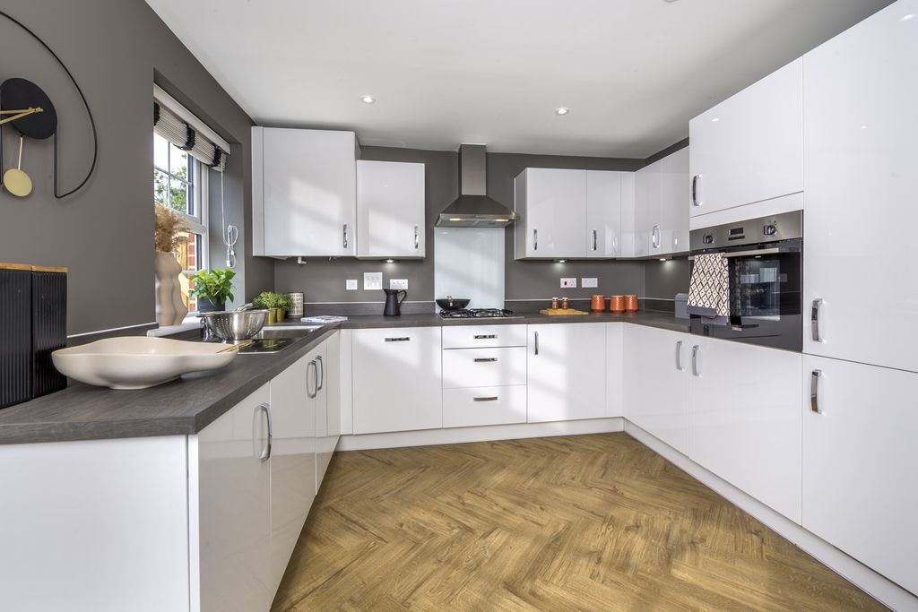 Property photo 2 of 9 Frampton Kitchen