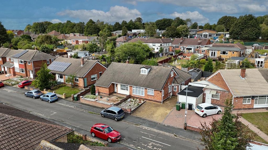 Property photo 2 of 25 Picture No. 27