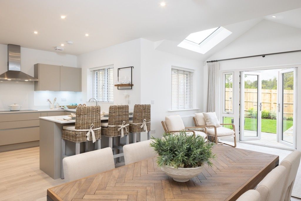 Property photo 2 of 12 Oakwood Park, Wimborne