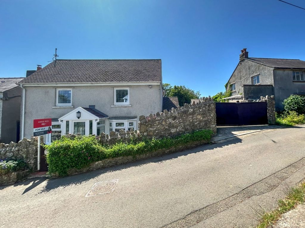 Property photo 2 of 37