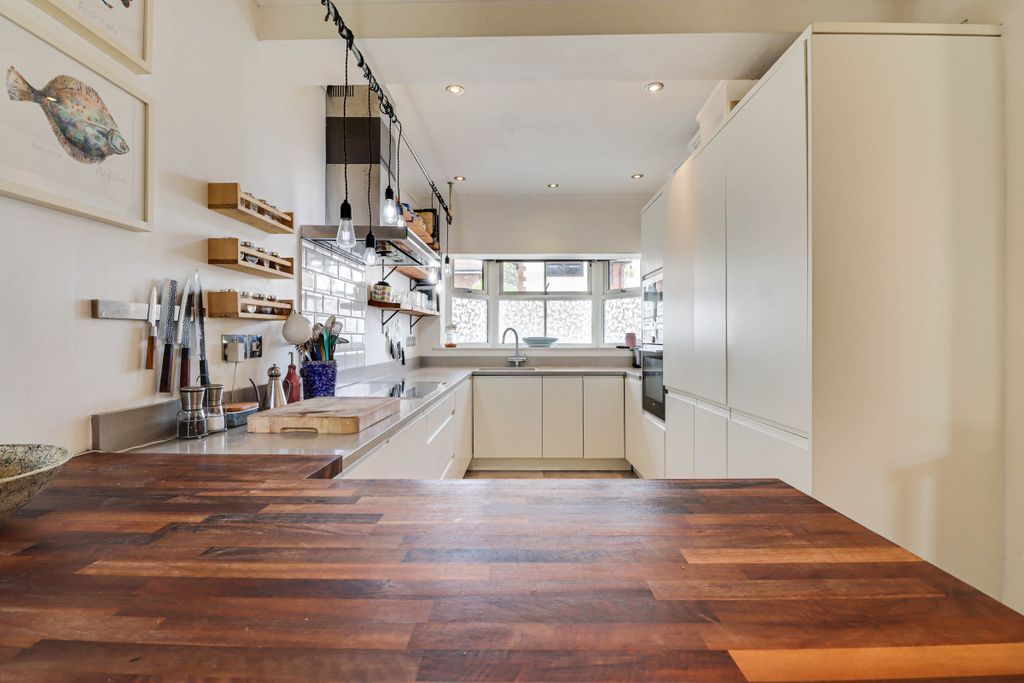 Property photo 3 of 16 Kitchen