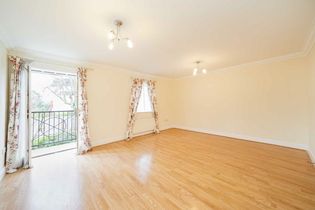 Property photo 3 of 7